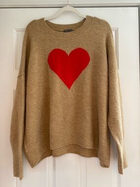 Vince Camuto Oversized Heart Crewneck Sweater Size L